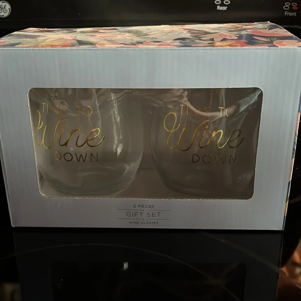 Set of 2 Wine Glasses